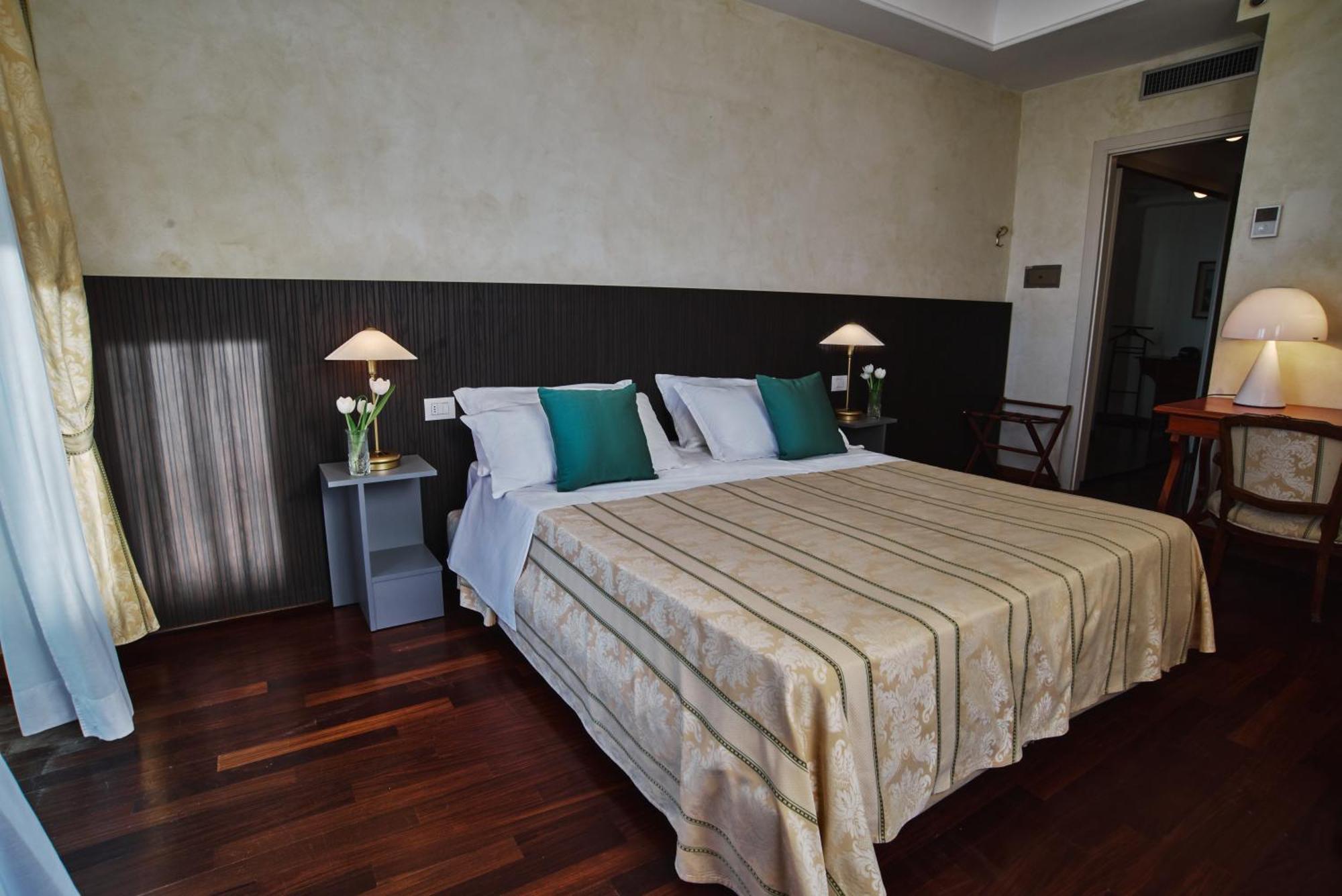 Hotel Negresco Κατόλικα Εξωτερικό φωτογραφία